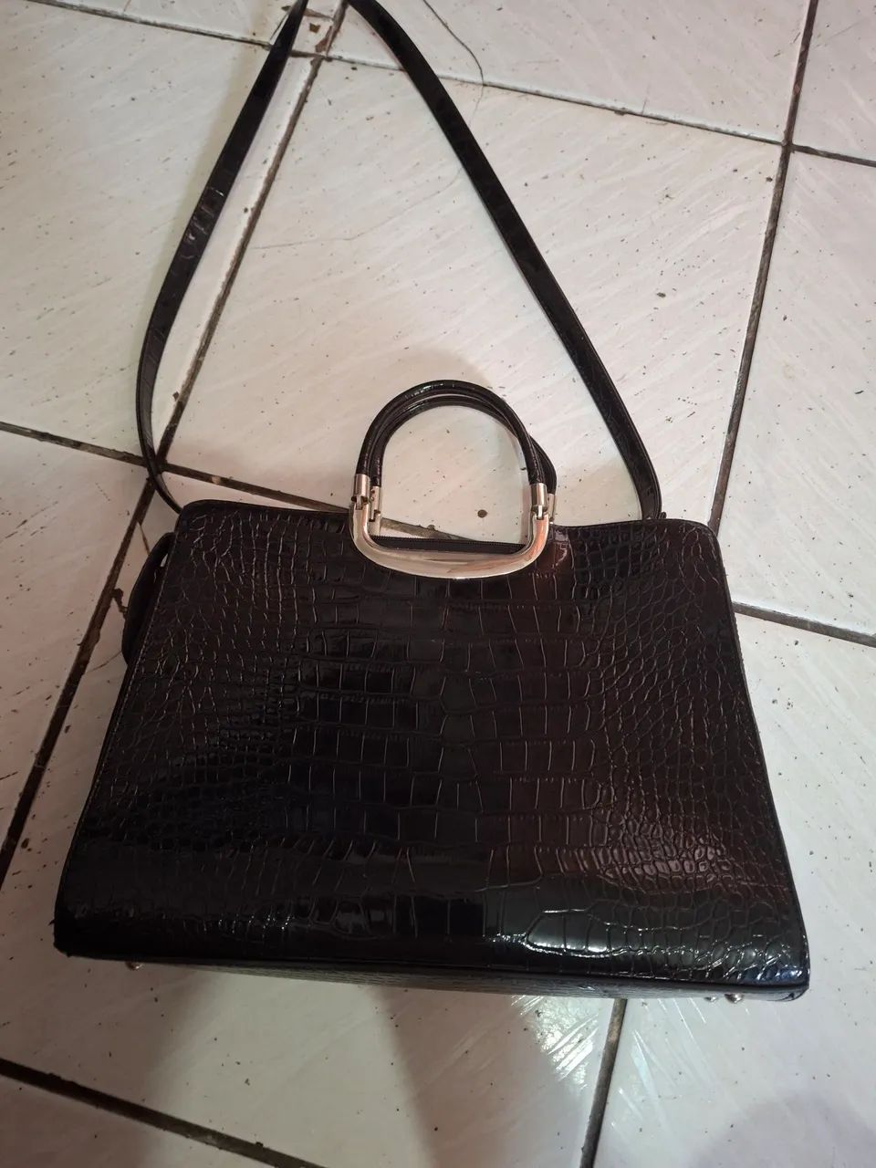 Bolsa de ombro preta linda ! Praticamente nova. - Foto 5
