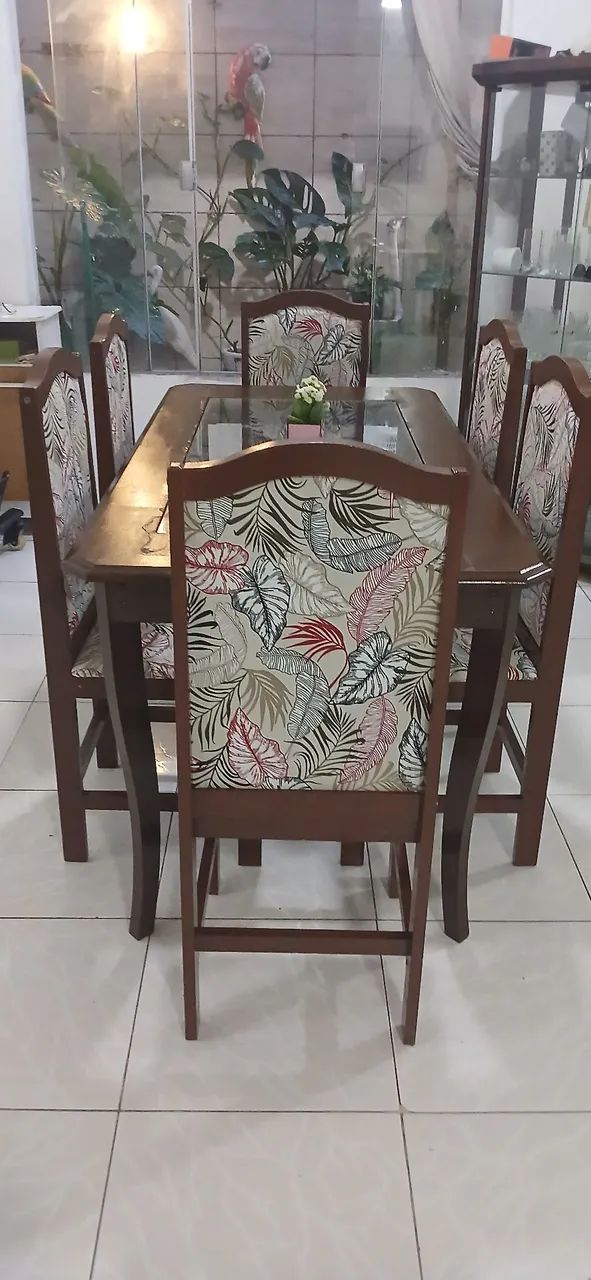 Mesa de Madeira com 6 Cadeiras  - Foto 5