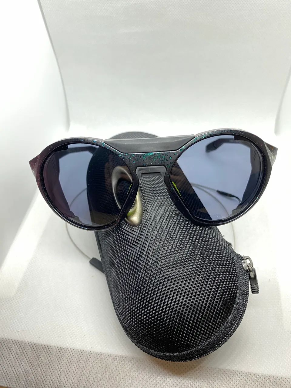 Óculos de sol Oakley Clifden