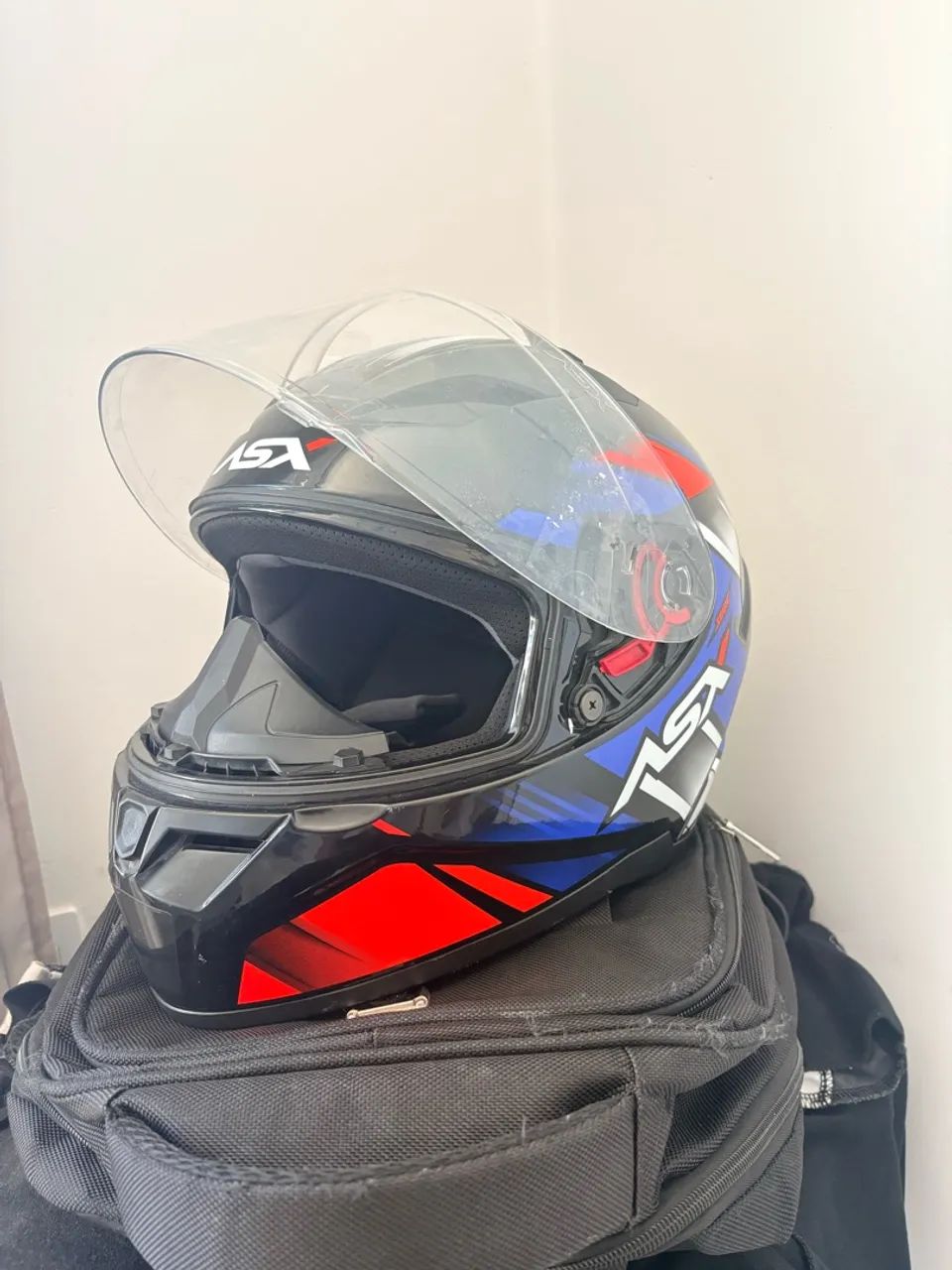 Capacete de moto da marca ASX