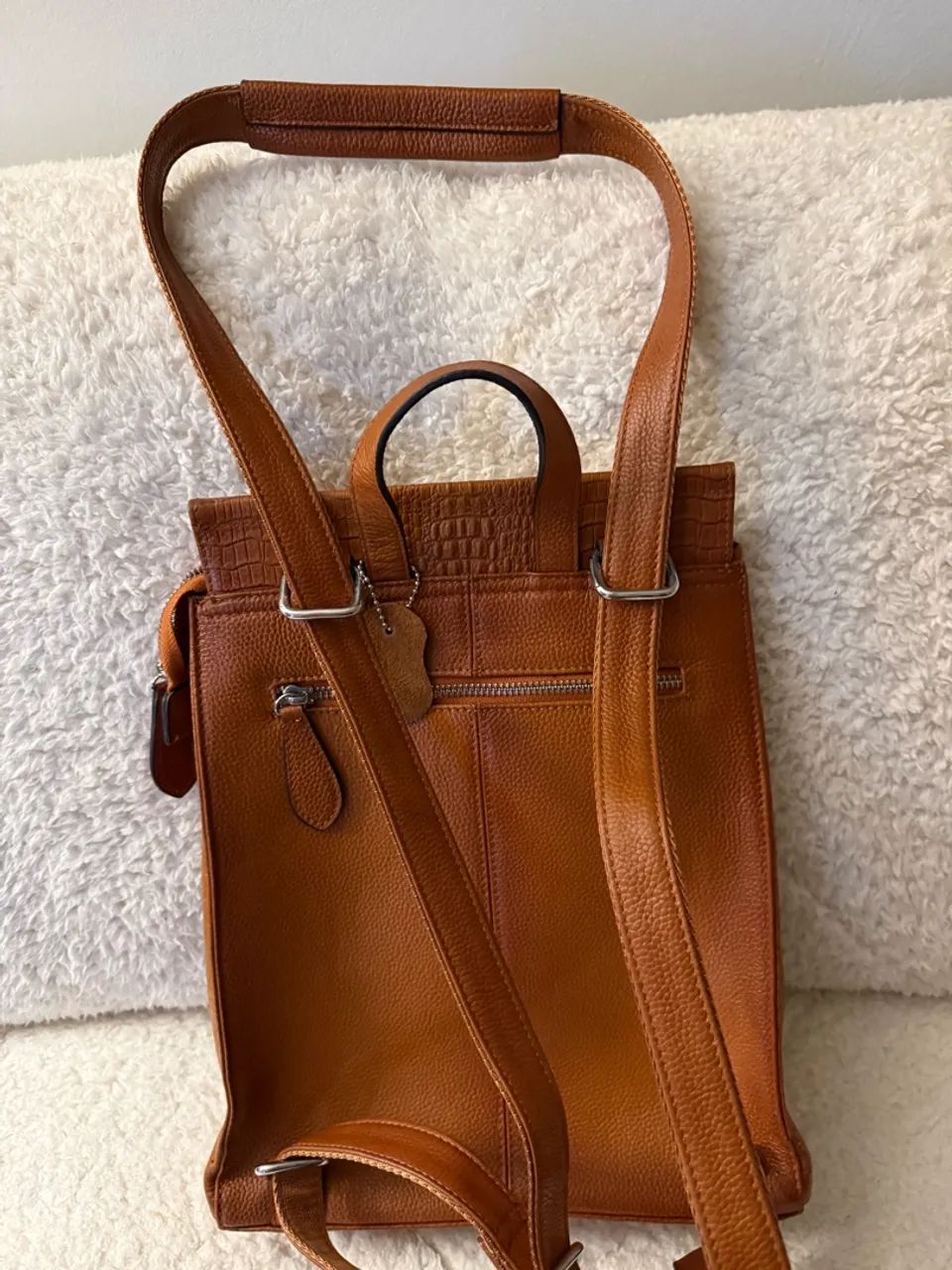 Mochila/ bolsa em couro imitando croco, nunca usada, comprada Usa - Foto 2