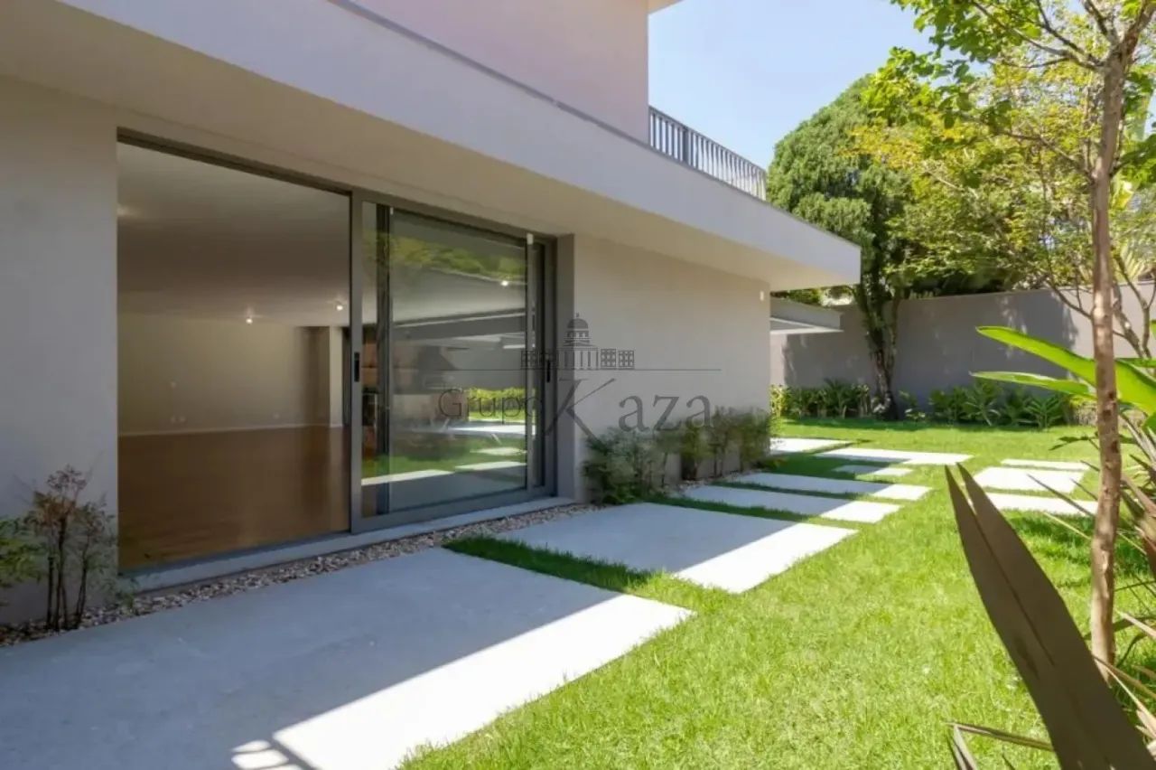 Oportunidade - Casa Sobrado - Alto de Pinheiros - 4 Suítes - 371m².