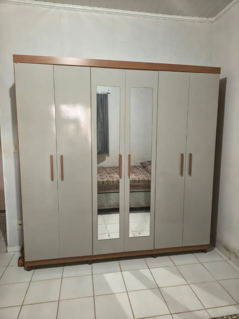 Guarda roupa á venda