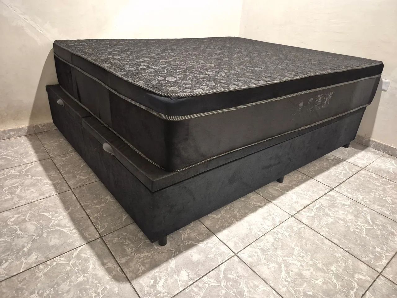 Cama King Size Semi Nova( Base dupla bau) - Foto 2