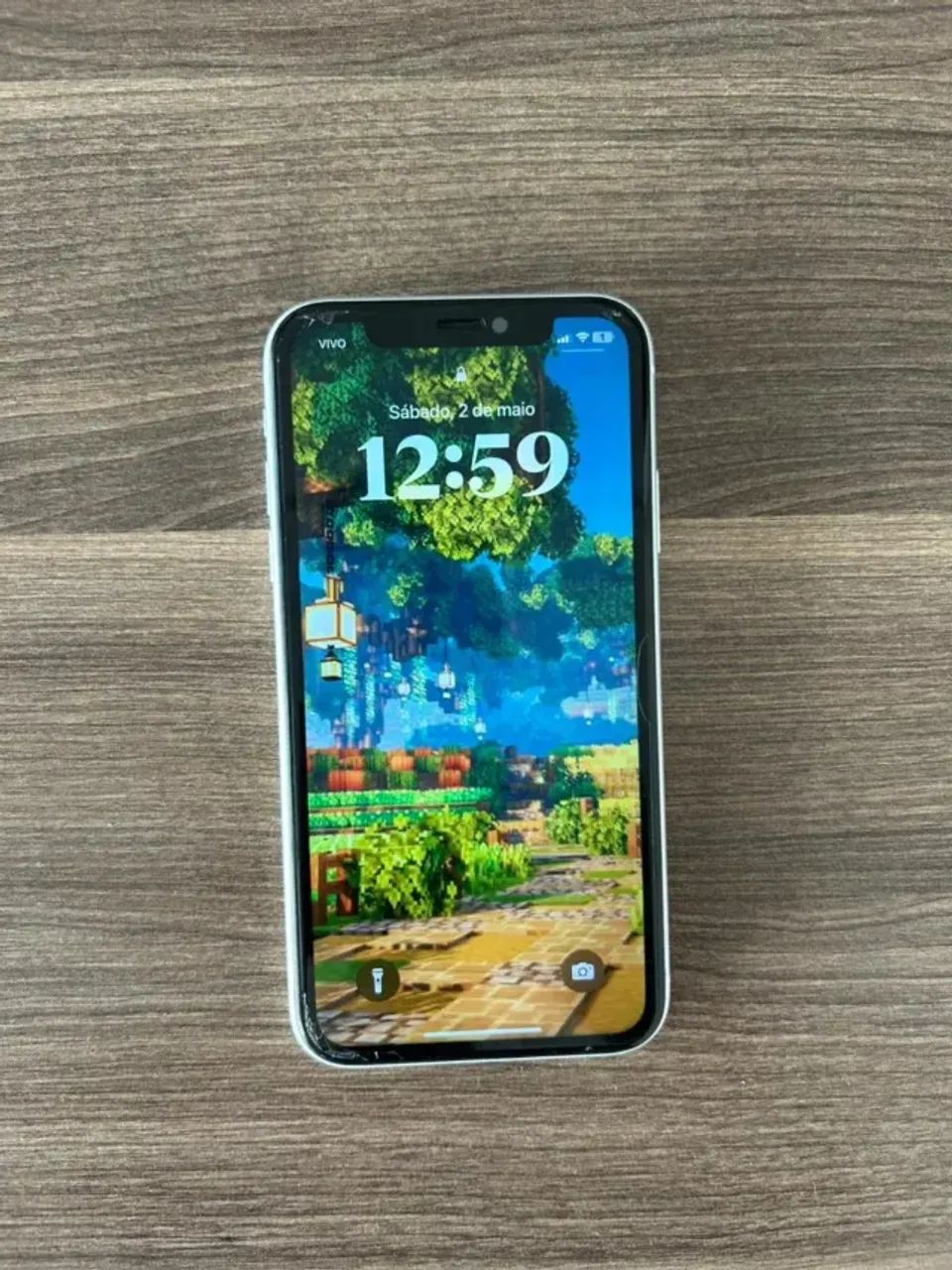 Iphone Xr com alguns trincos na pelicula - Foto 4