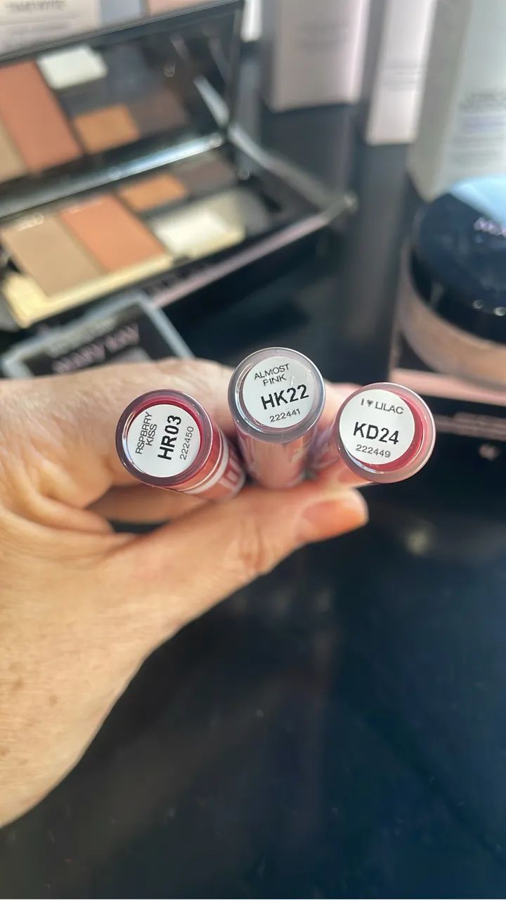 Tudo em produtos cosméticos. E perfumes?