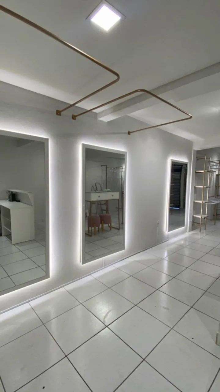 Loja de Roupas Completa - Móveis Industrial Chic e Espelhos LED
