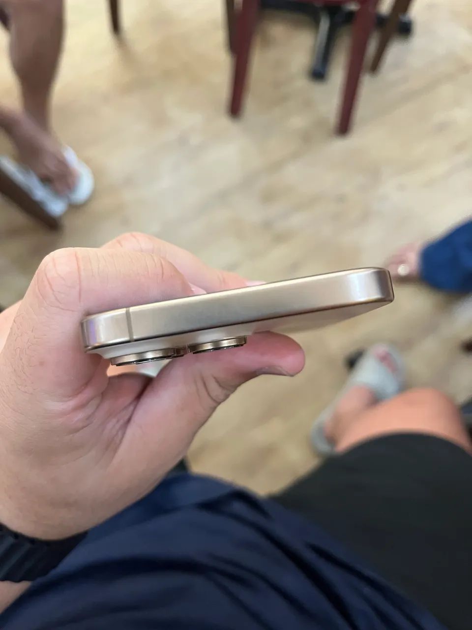 ? iPhone 16 Pro Max - Desert Titanium - Excelente estado - Foto 3