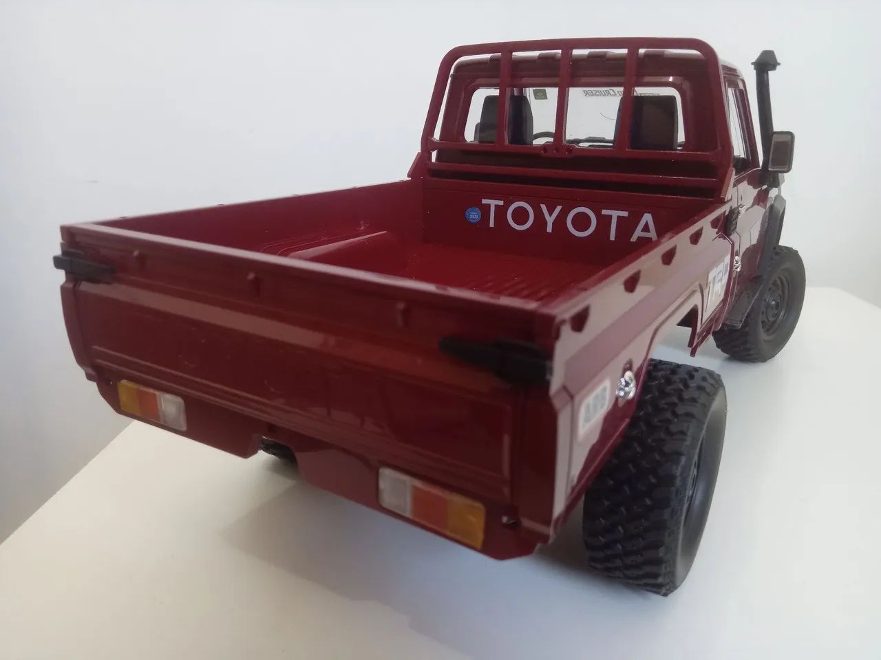 Caminhonete 4x4 RC - Foto 4