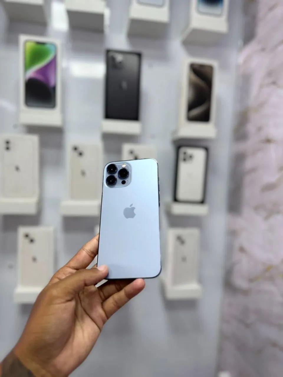 iPhone 13 Pro 256GB シルバー IPHONE 13 PRO MAX 256GB <br>R$ 3.450,00 - Celulares e Smartphones