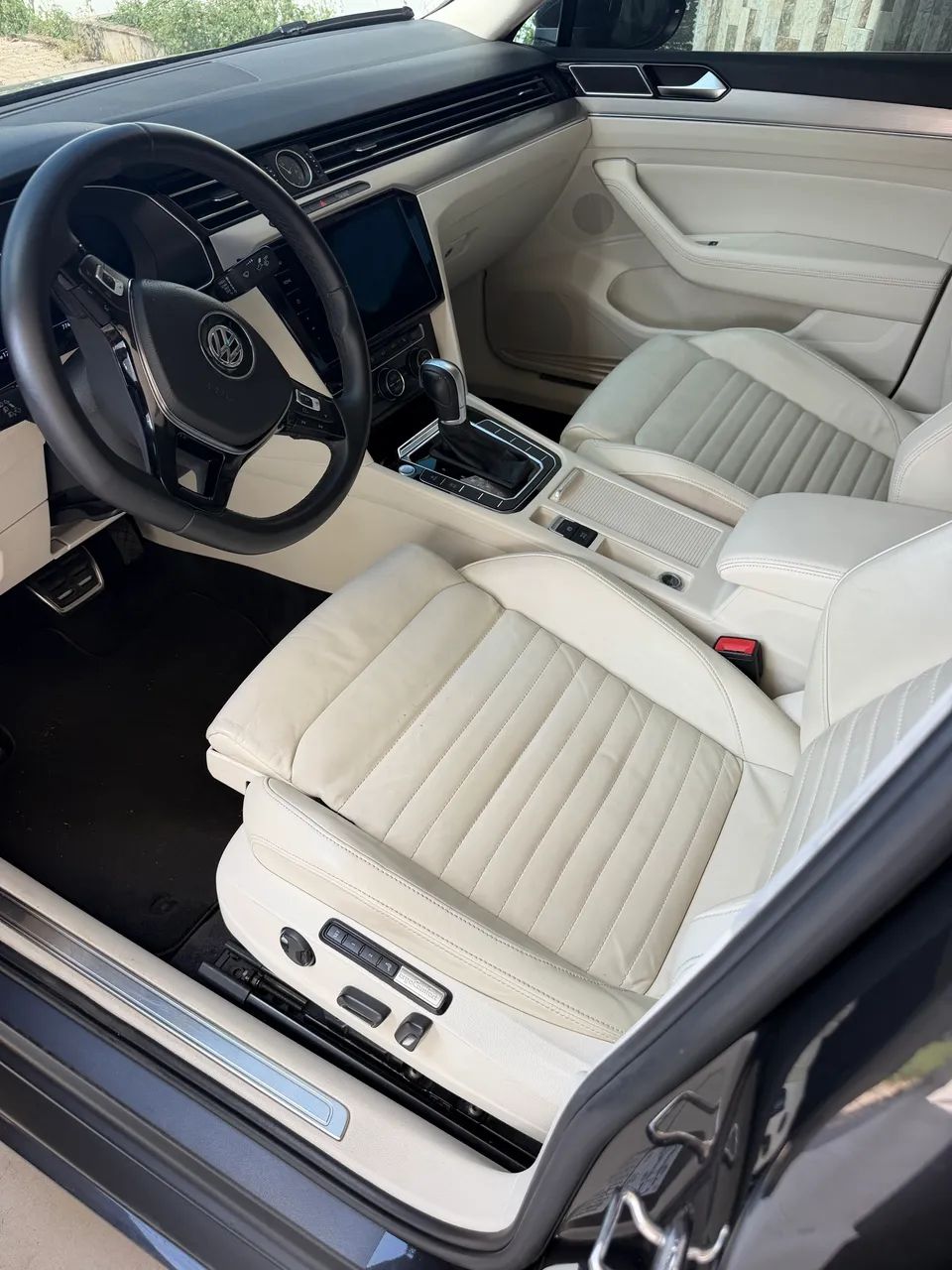 Volkswagen Passat Highline 2.0 TSI 220cv Tip. 2018 - Foto 2