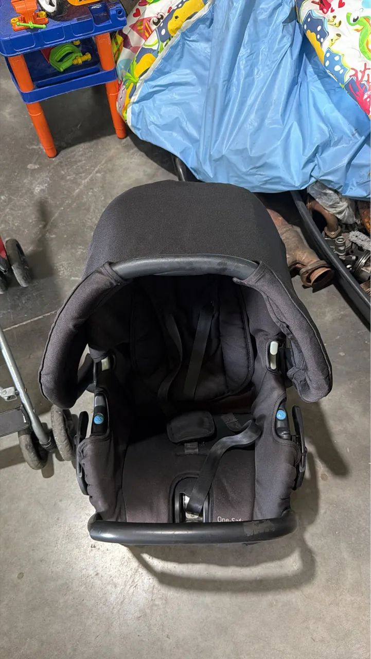 Bebê conforto com base 
