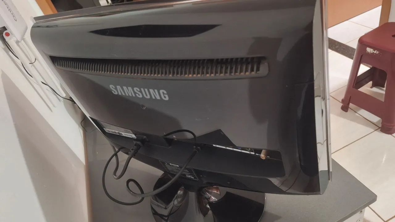 BAIXEI O VALOR!!! MONITOR SAMSUNG 20" 60GHZ / TV - Foto 3