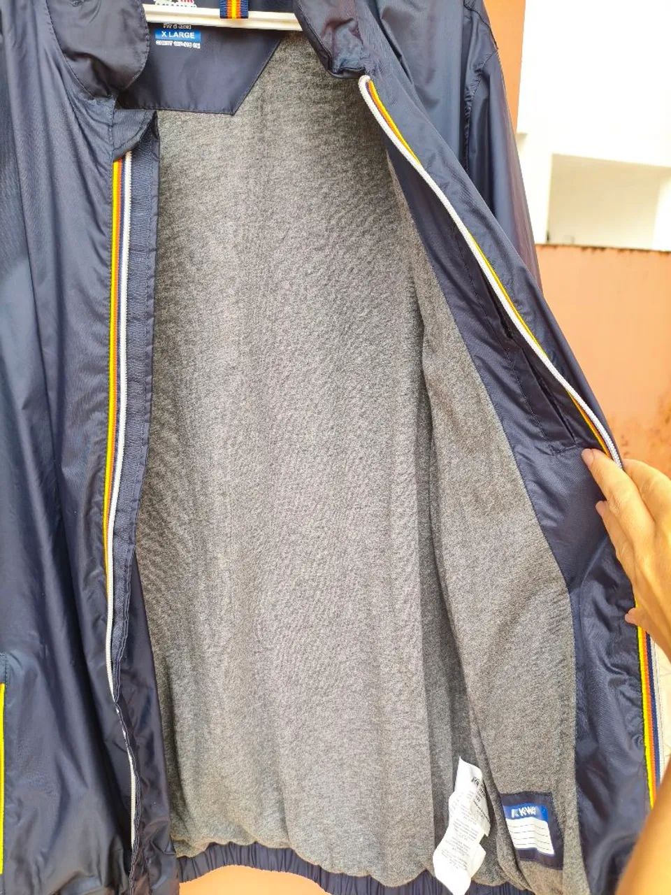 Jaqueta corta vento forrada com capuz kway importada masculina Tam G - Foto 2