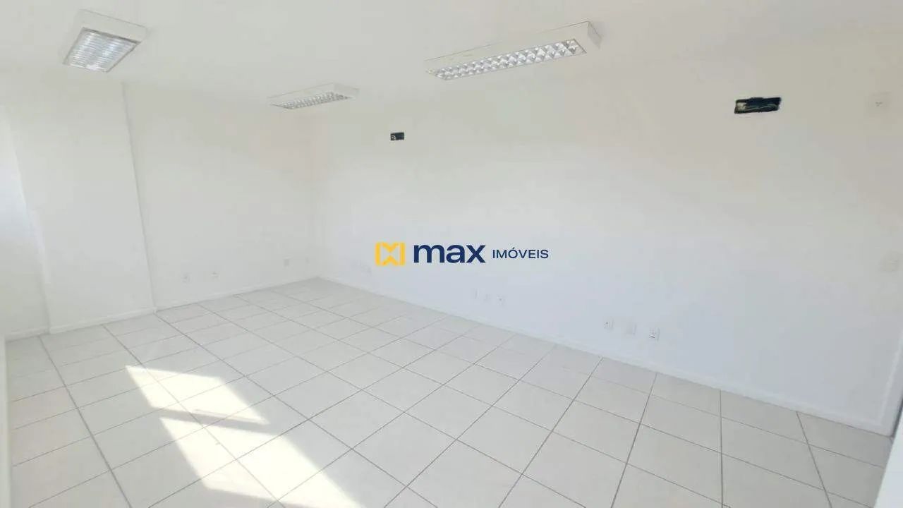Sala Comercial com 29 m² e 1 Vaga de Garagem, bairro Centro, Itajaí - Foto 3