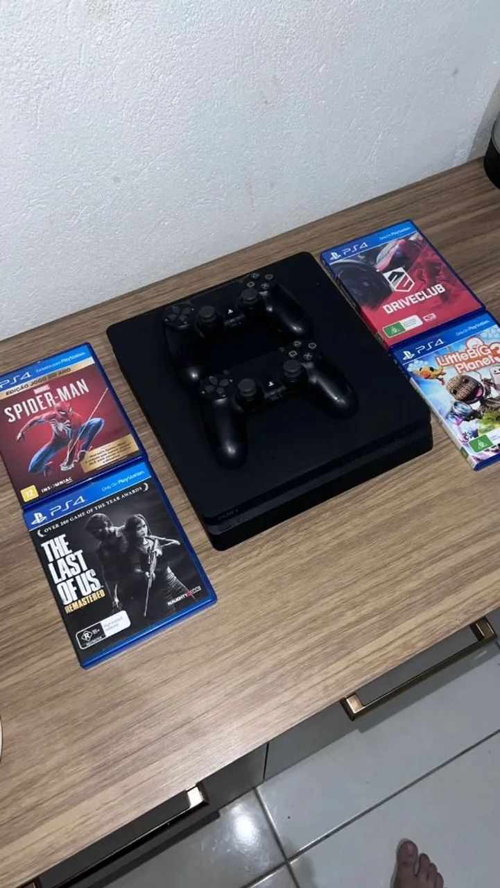 PS4 SLIM 