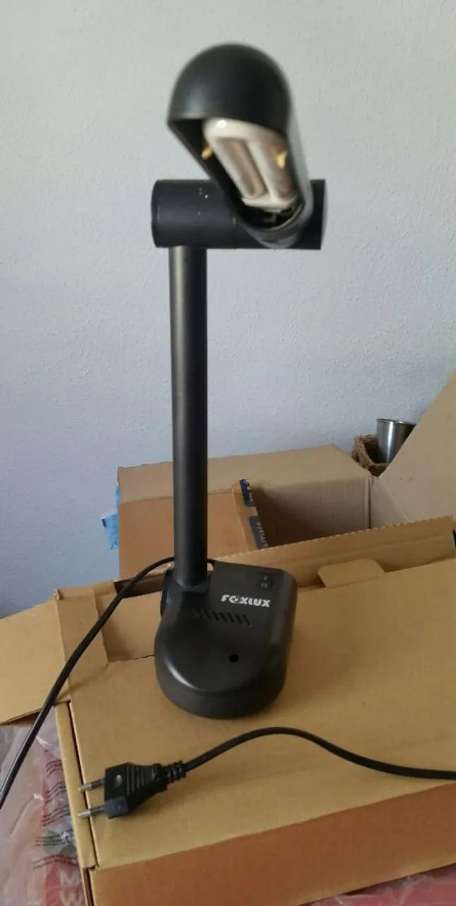 Luminária de mesa 220v  - Foto 3
