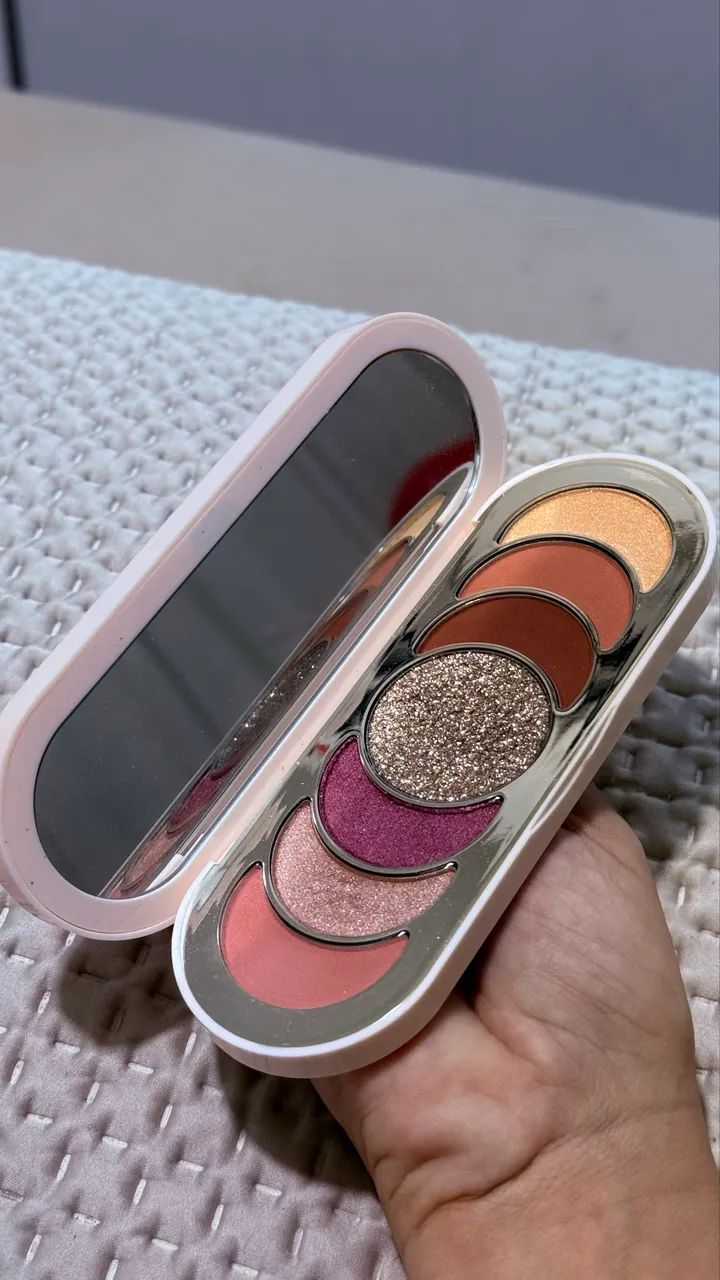 Rare Beauty Discovery Eyeshadow Palette - Foto 2