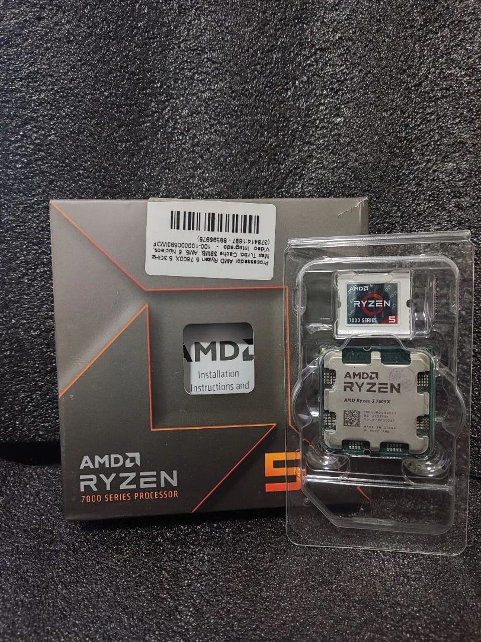 Processador AMD Ryzen 5 7600X AM5 DDR5 (Usado / Completo na Caixa)