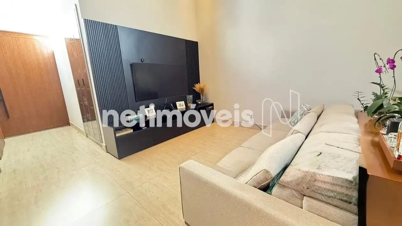 Casa Linear semi nova com lazer completo - Foto 3