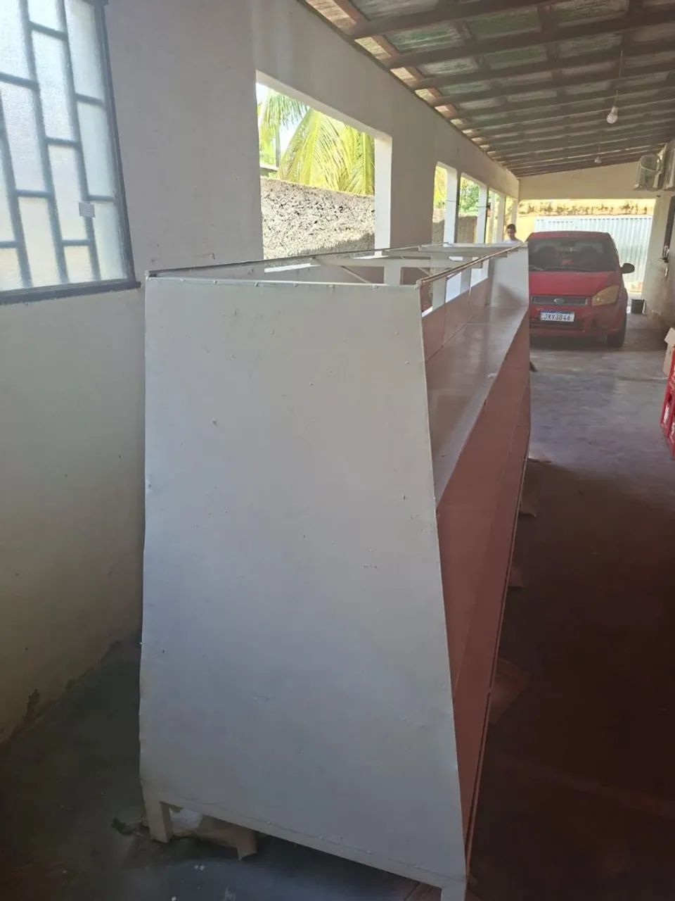 estamos vendendo três lindas prateleiras de ferro e madeira