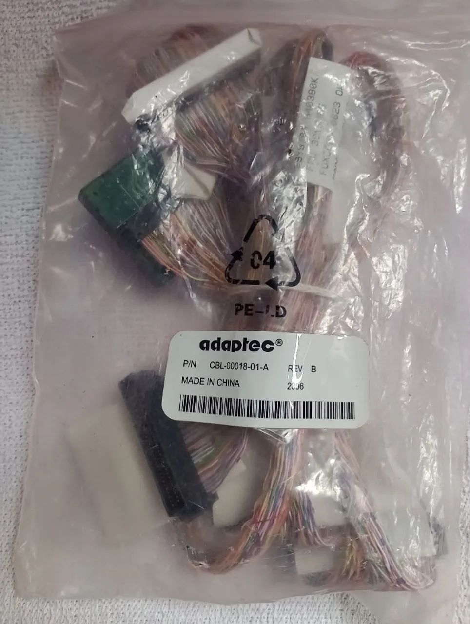 Cabo adaptec cbl-00018-01a rev b