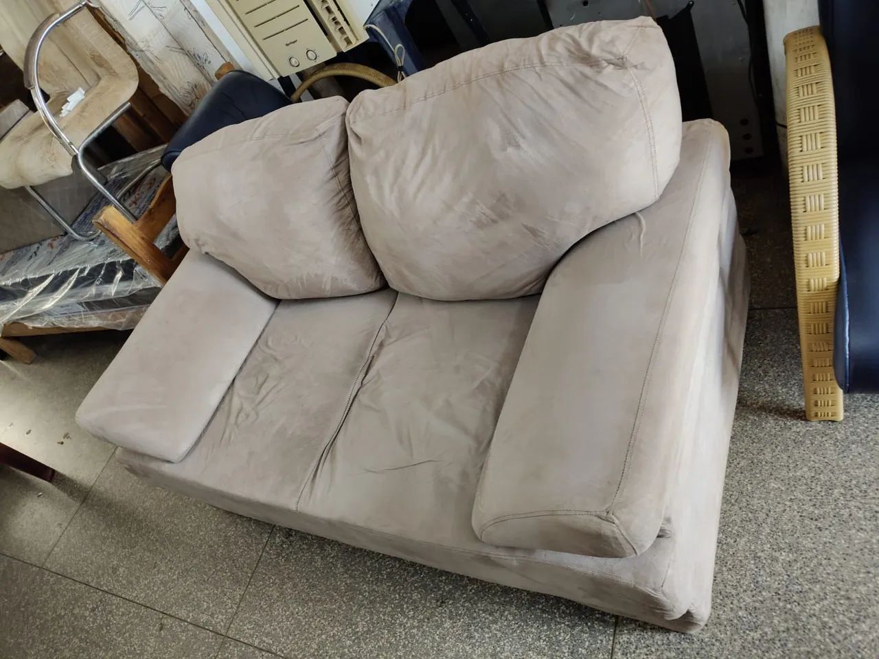 Sofá de 2 lugares 1.65cm x 0.90cm usado ((ENTREGO GRATIS))