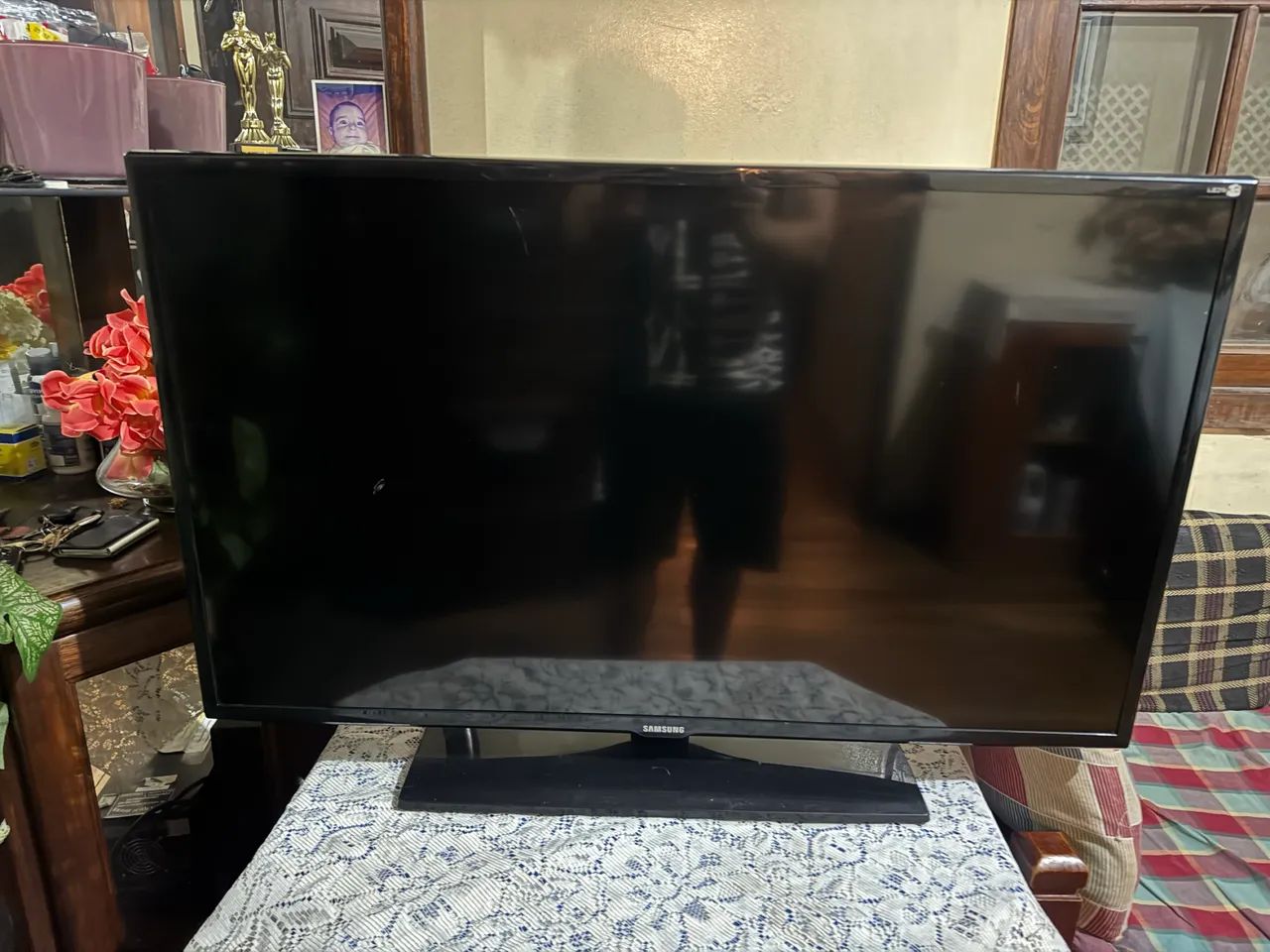 Vendo ou troco smart tv Samsung 40? - Foto 2