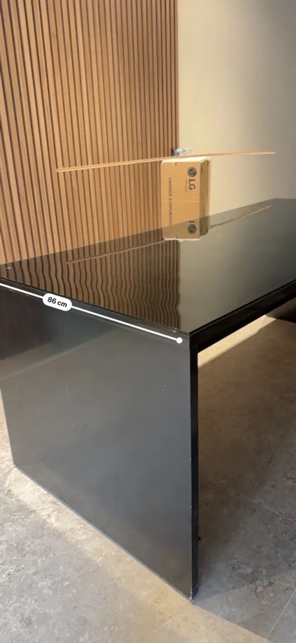 ? MESA PRETA COM TAMPO DE BLINDEX - Foto 2
