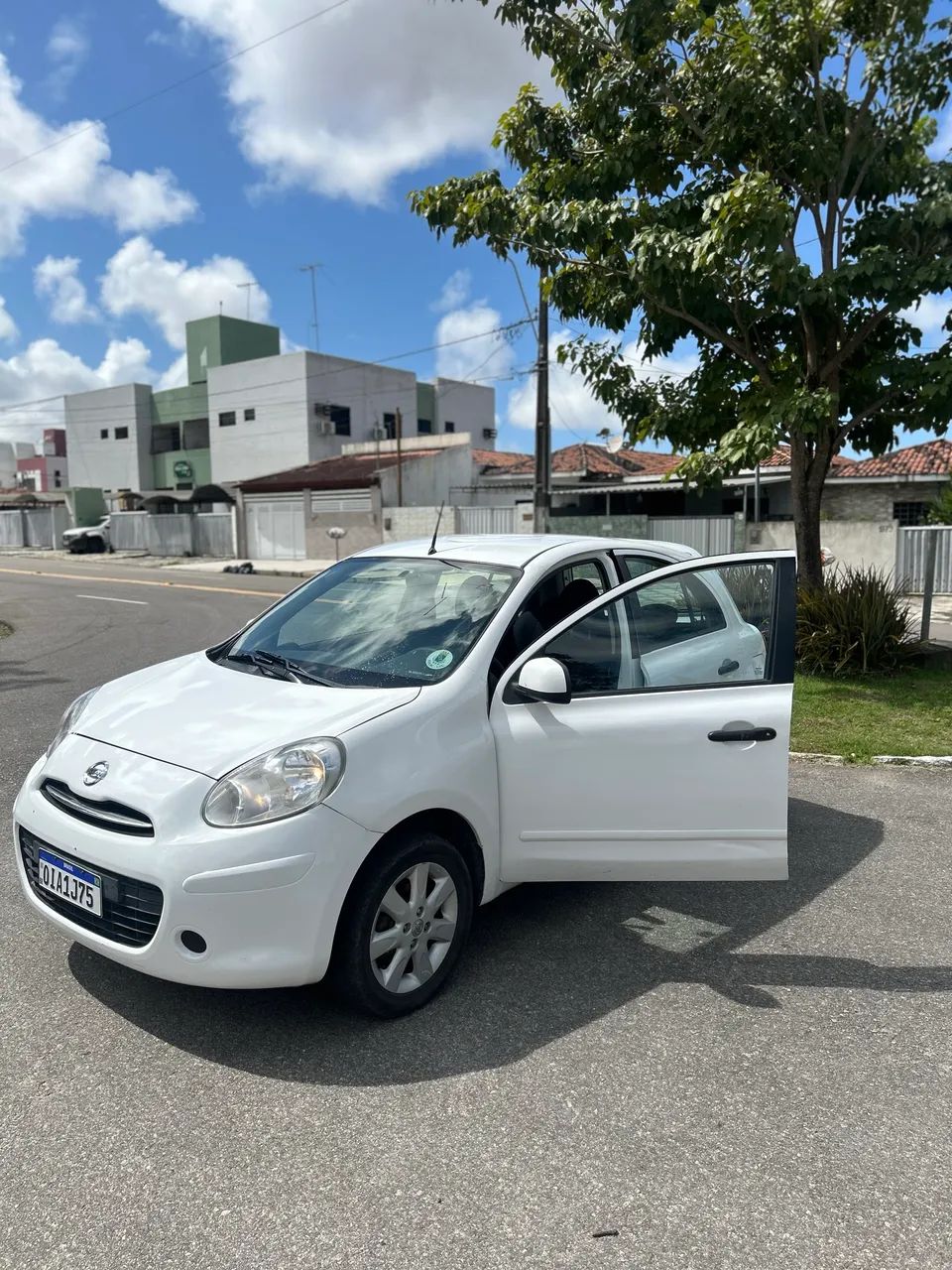 Nissan March 2013