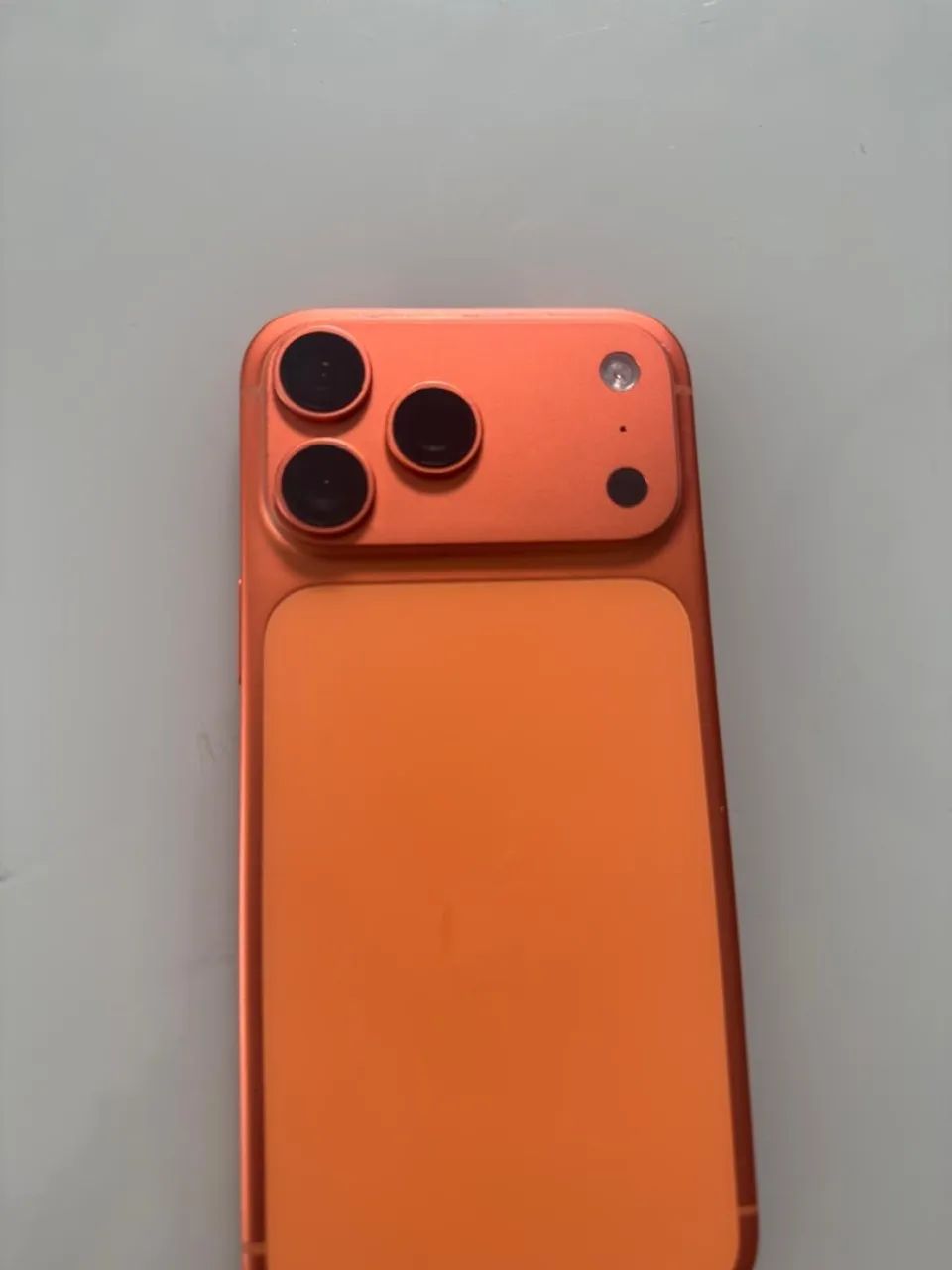 Vendo celular 17 pro Max  - Foto 4