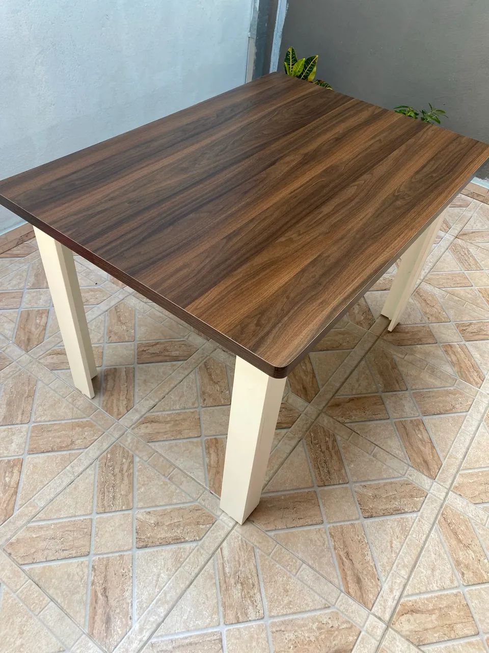 Vendo mesa em MDF - linda! 