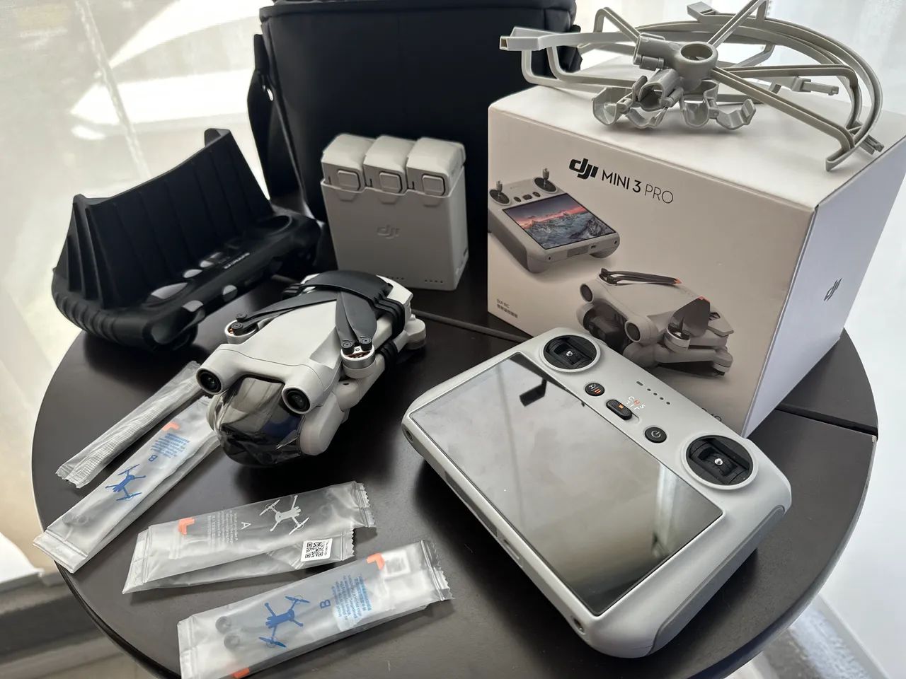 Drone DJI mini 3 PRO (controle com tela) kit fly more - Foto 2
