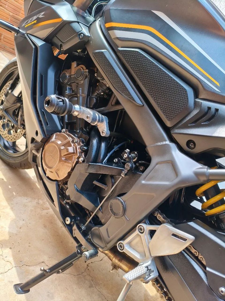 CBR 650r 2022 - Foto 3