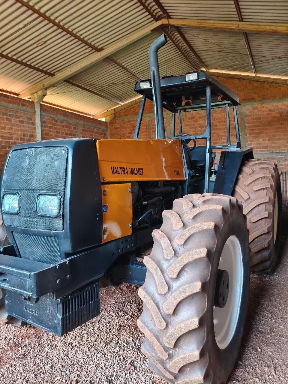 Trator Valtra 1780 - Foto 2