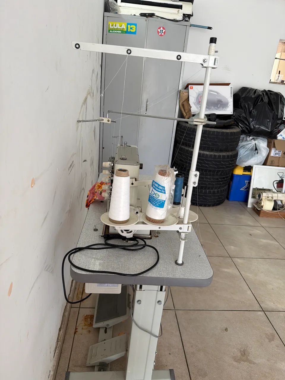 Máquina de costura  - Foto 2