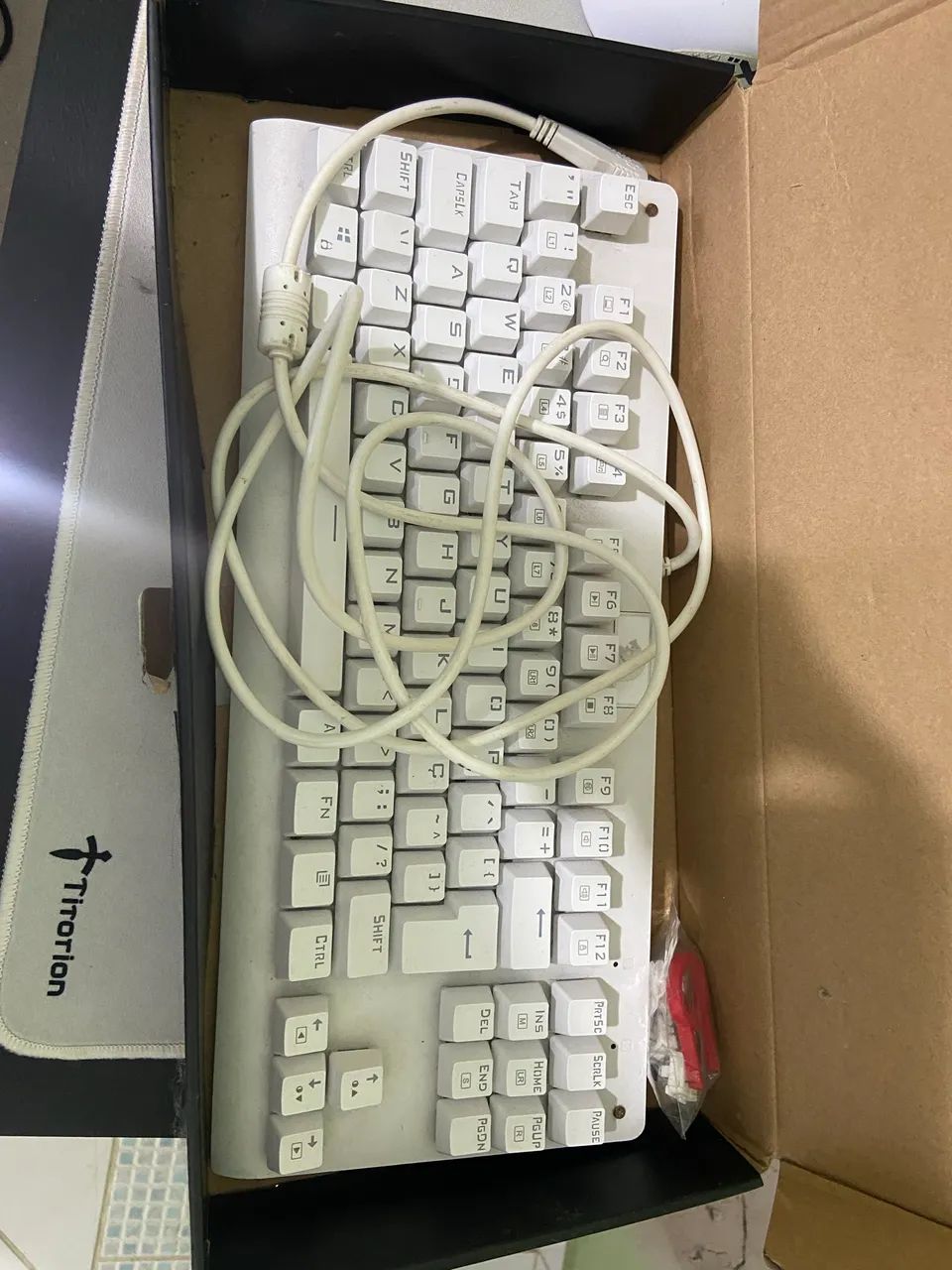 TECLADO REDRAGON DARK AVENGER BRANCO - Foto 4