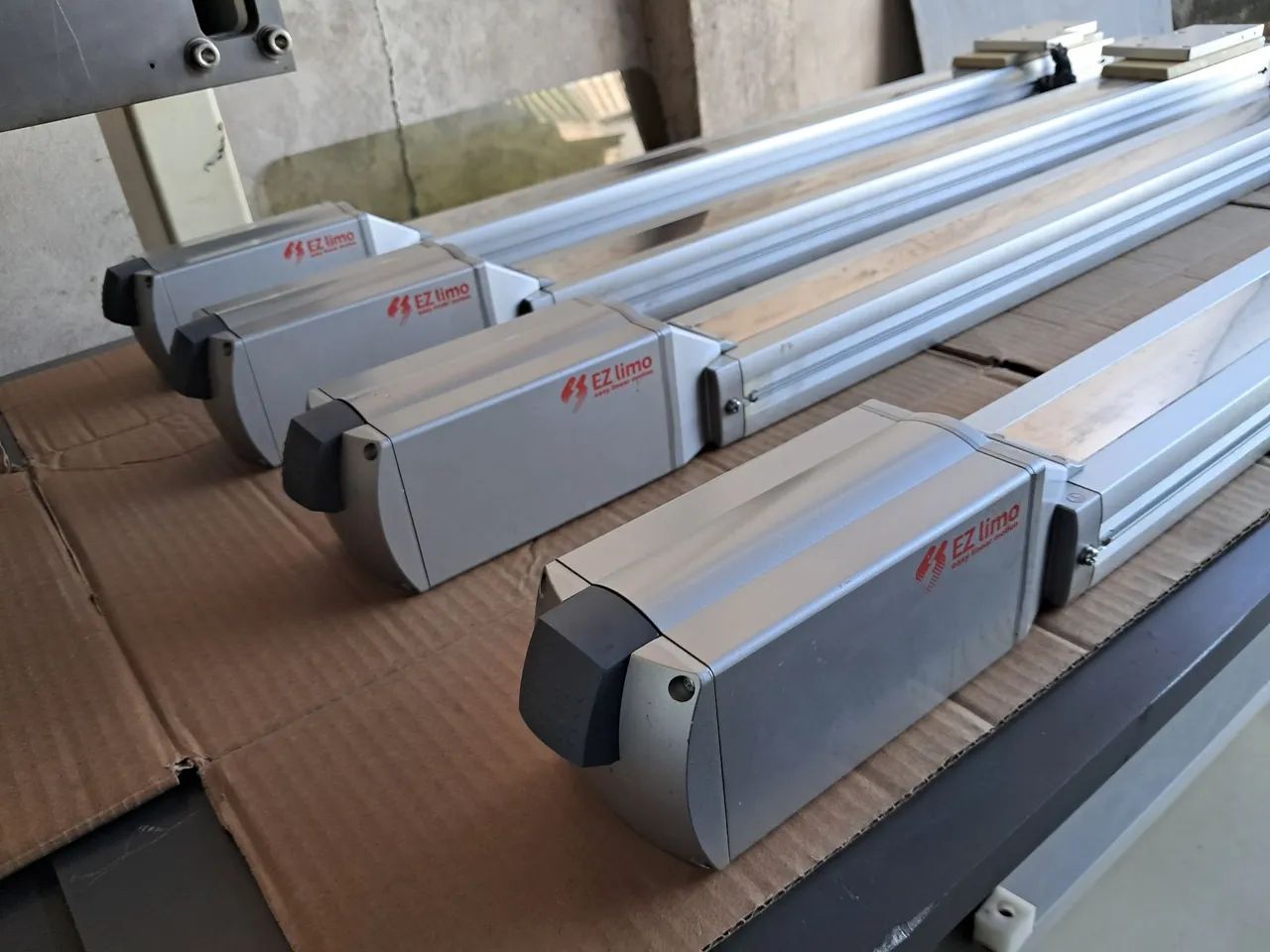 Atuador base linear elétrico industrial EZ Limo - Foto 2