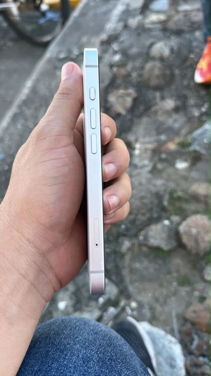 iPhone 16e 128 - Foto 4