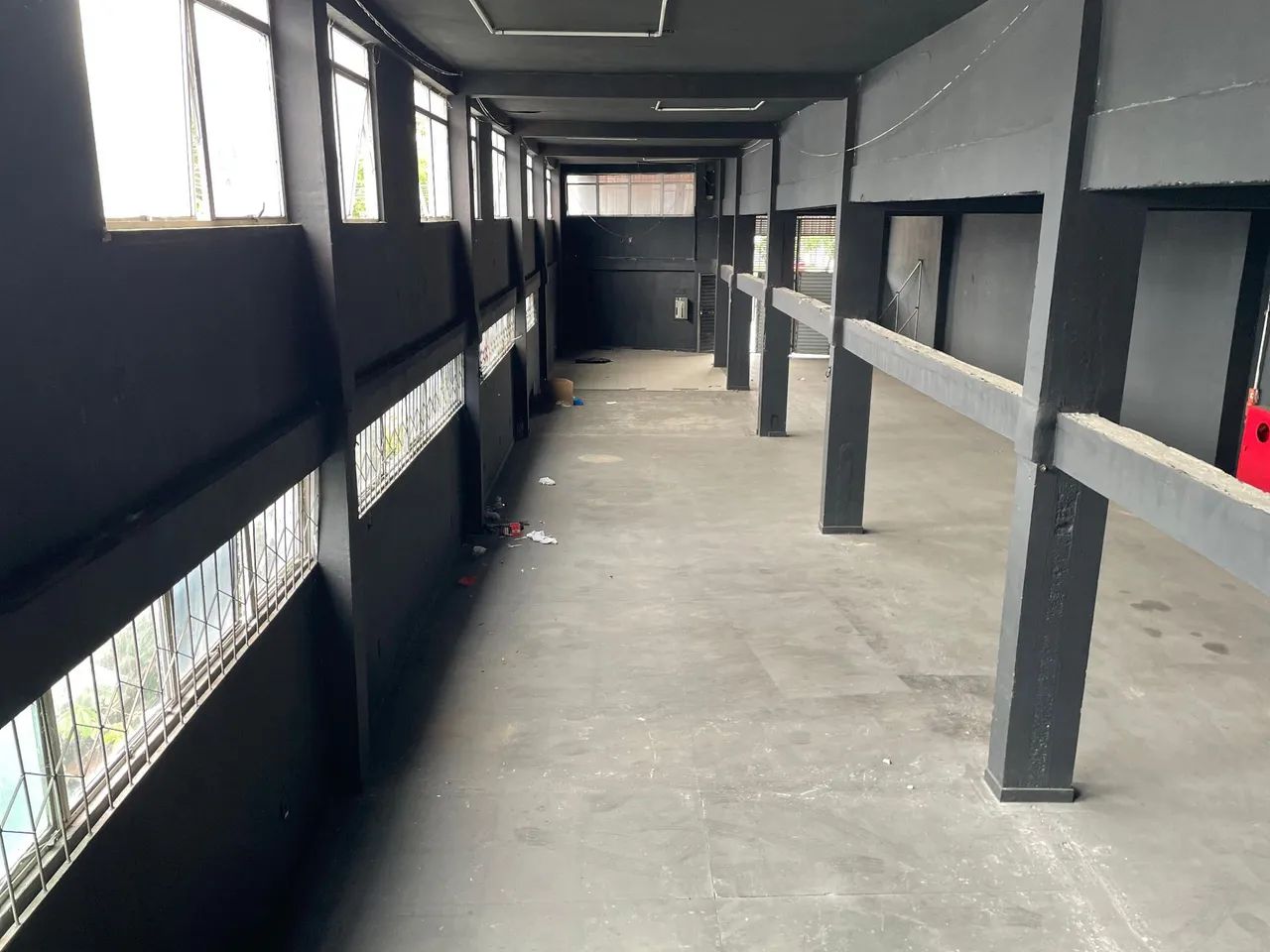 GALPÃO 300M² PARA ARMAZENAMENTO/LOJA - AV. BRASIL  - Foto 2