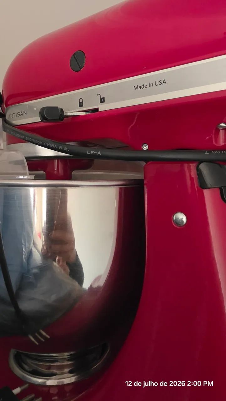 Batedeira com pedestal KitchenAid Artisan KEA33 empire red 60 Hz 220 V
