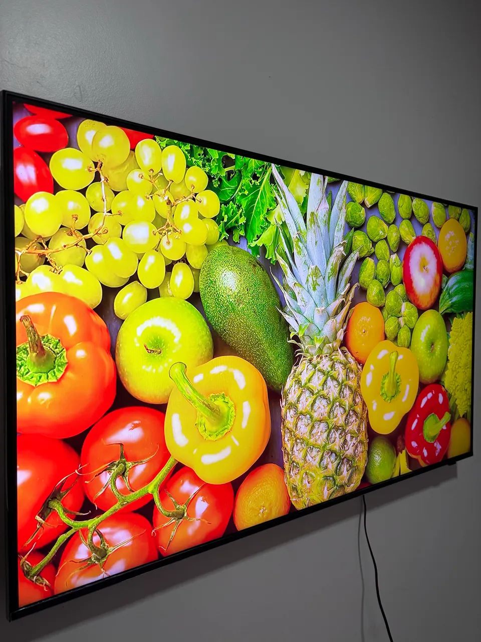 Smart tv Samsung 55 polegadas 4k, controle solar, comando de voz, borda infinita. - Foto 2