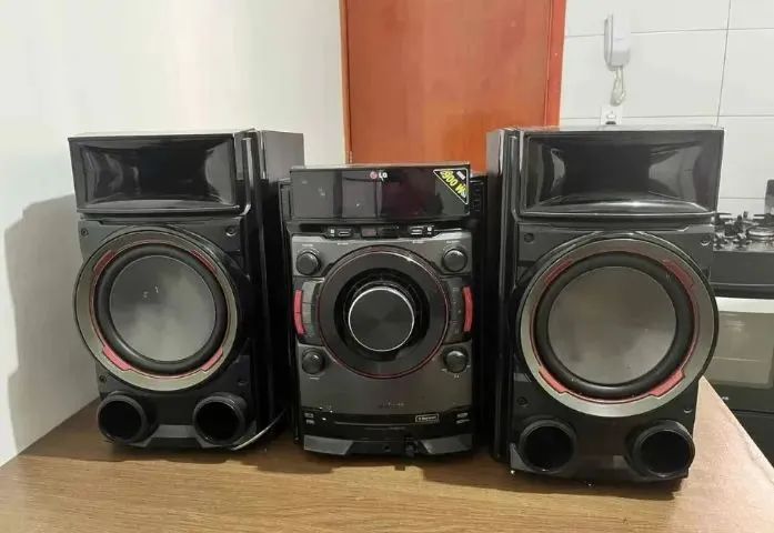 Mini System LG 900W - Bluetooth, Rádio e CD (NEGOCIO)
