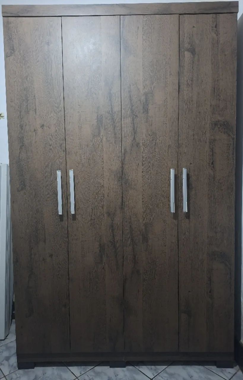 Guarda Roupa Solteiro 4 portas 2 Gavetas com Espelho Interno