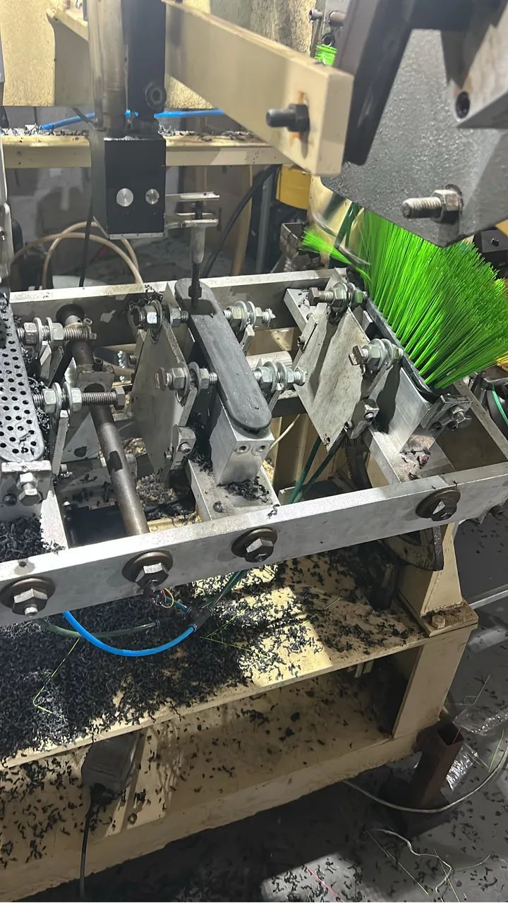 Vendo máquina para fábrica vassouras  - Foto 3
