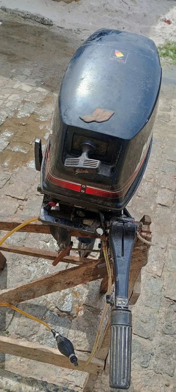 Lancha medindo 4.20 de comprimento e motor de 15hp super 