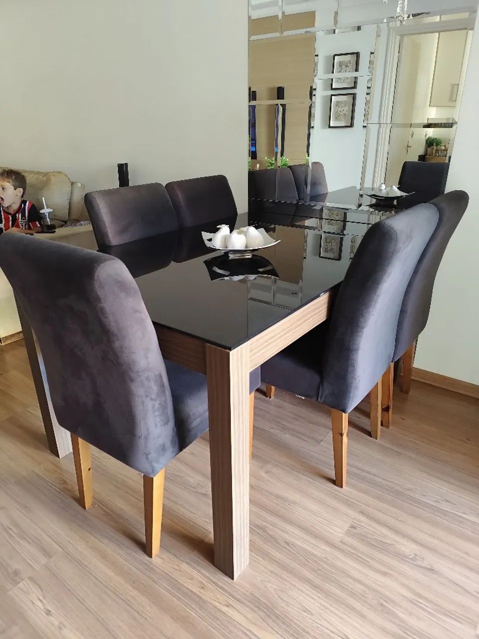 Mesa de jantar com 5 cadeiras e aparador  - Foto 3