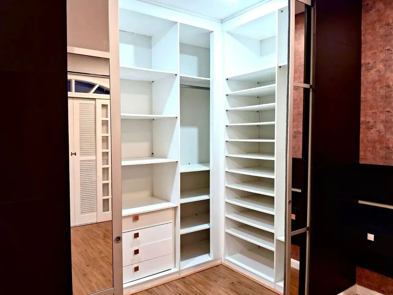Casa para venda com 250 metros quadrados com 7 quartos - Foto 2