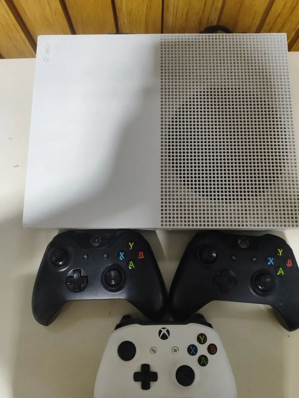 Xbox one s com três controles e funcionando perfeitamente  - Foto 4