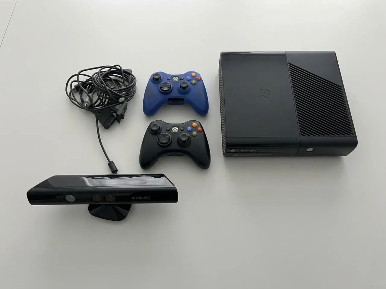 Xbox 360 Elite Destravado - Kit Completo com 2 Controles e Kinect